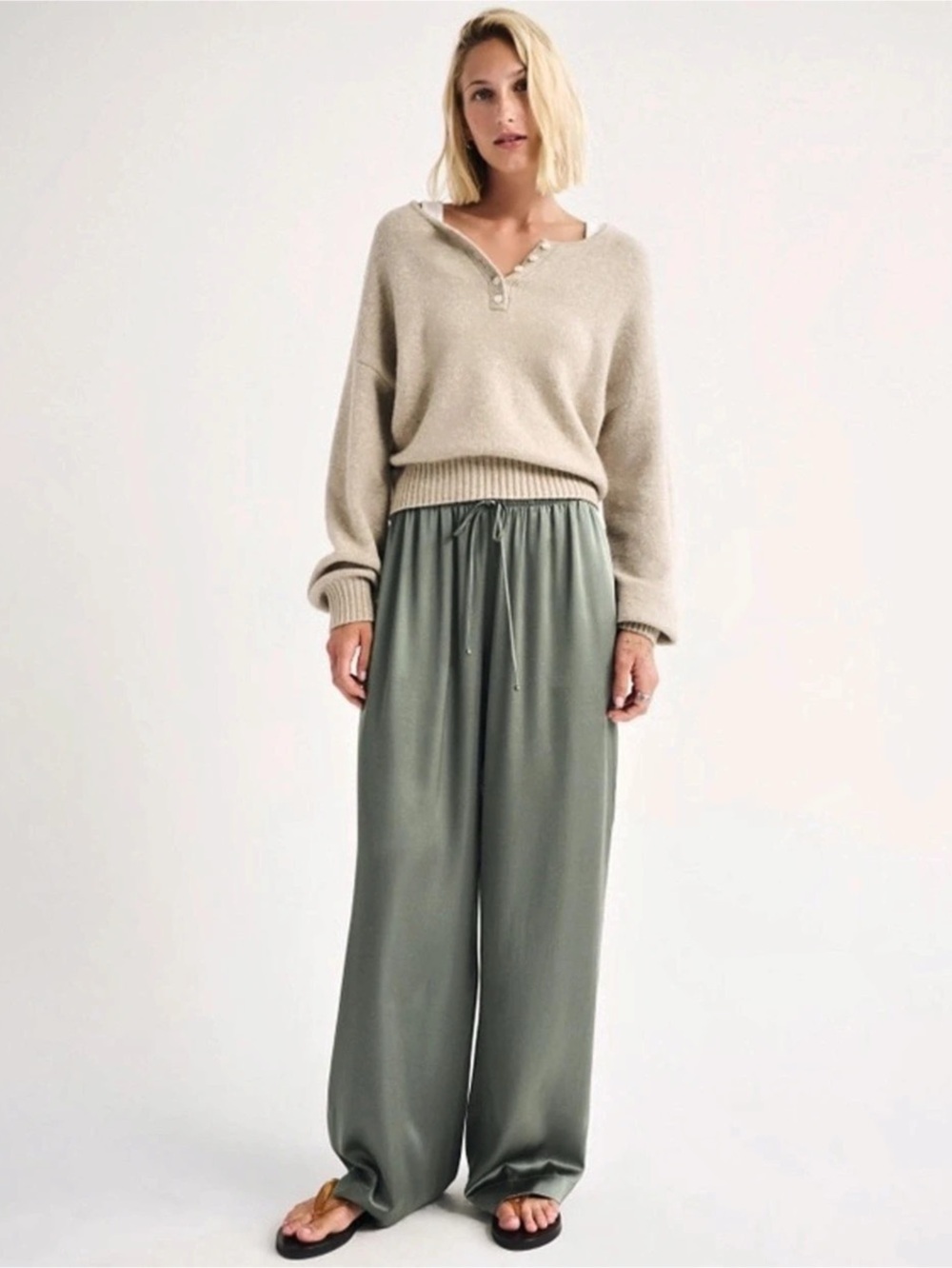 A&F Gemma Satin Wide Leg Pull-On Pant